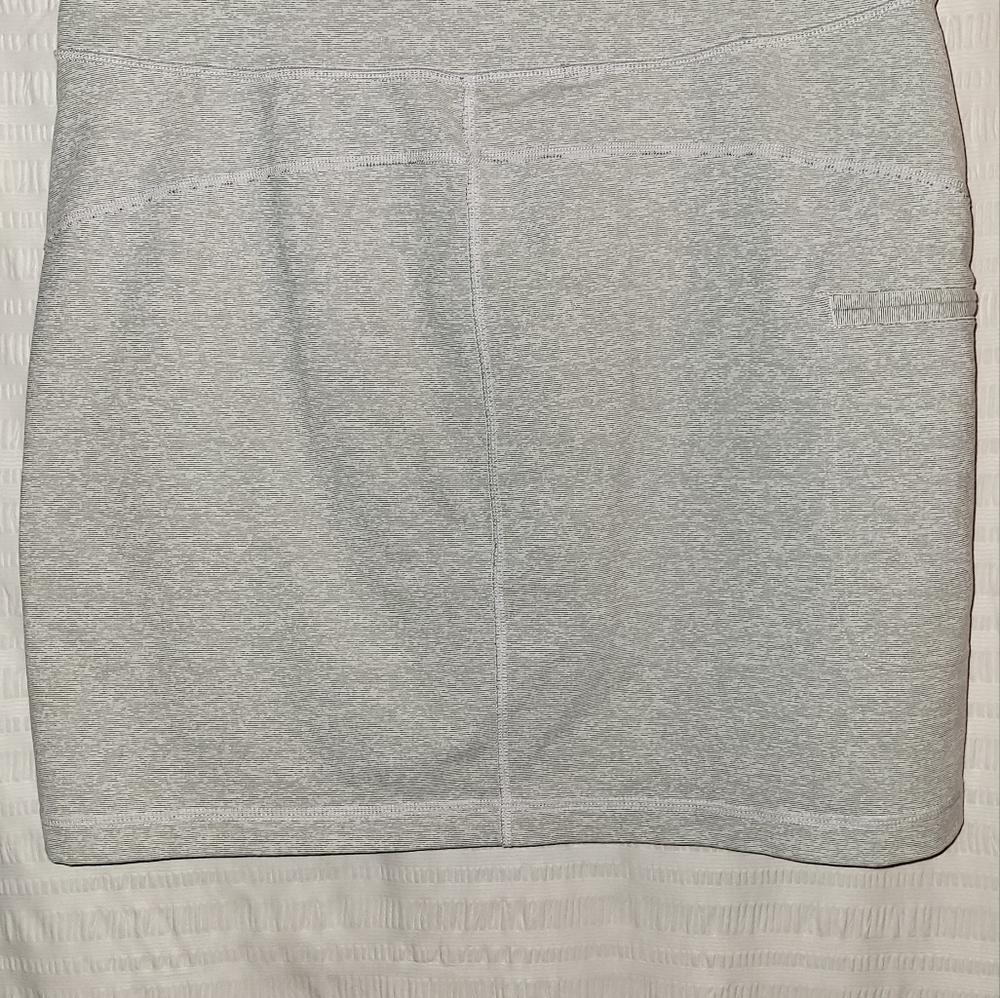 Duluth Trading skort with shorts lining.  Stretch material.  Size Medium. - Picture 2 of 5